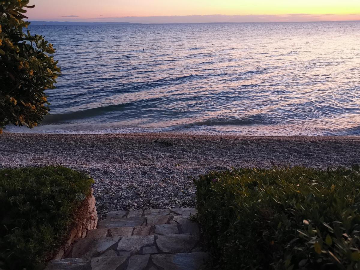 Ca' Del Mare 35M2 Villa Kalogria  Bagian luar foto